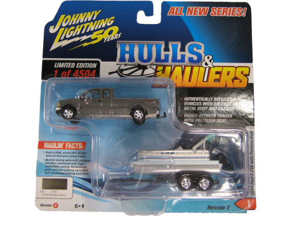 2020 JOHNNY LIGHTNING HULLS & HAULERS 2004 Ford F-250 with Pontoon Boat R2A 